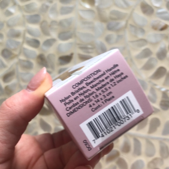 Daily Facial Dry Brush - Picture 14 of 14